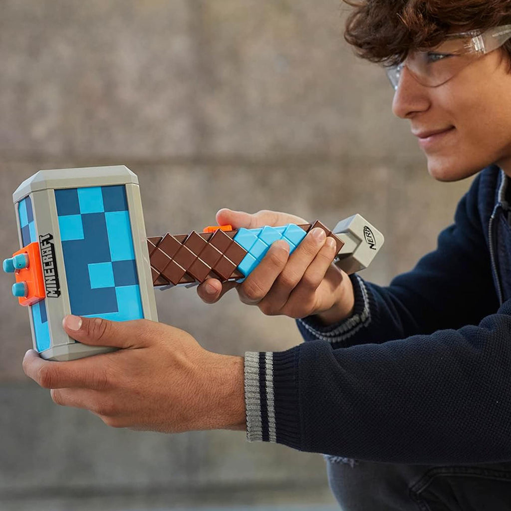 Minecraft Nerf Stormlander Dart-Blasting Hammer