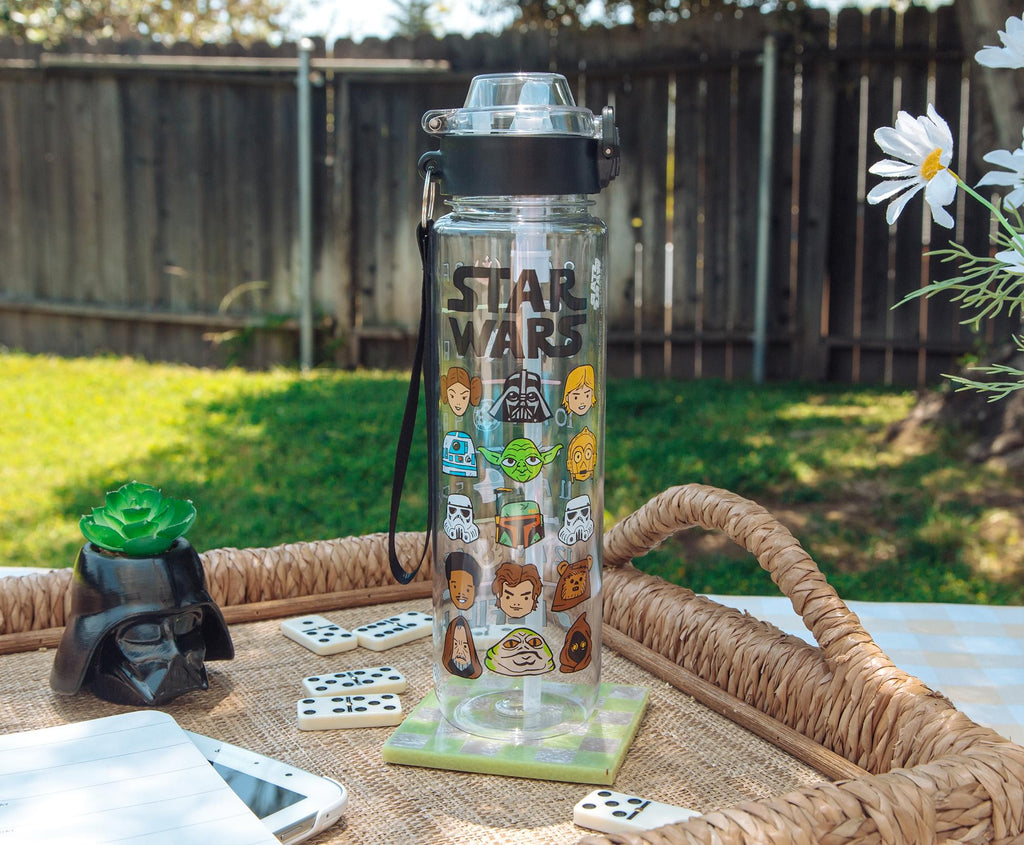 Star Wars Characters 33-Ounce Plastic Water Bottle With Timetable