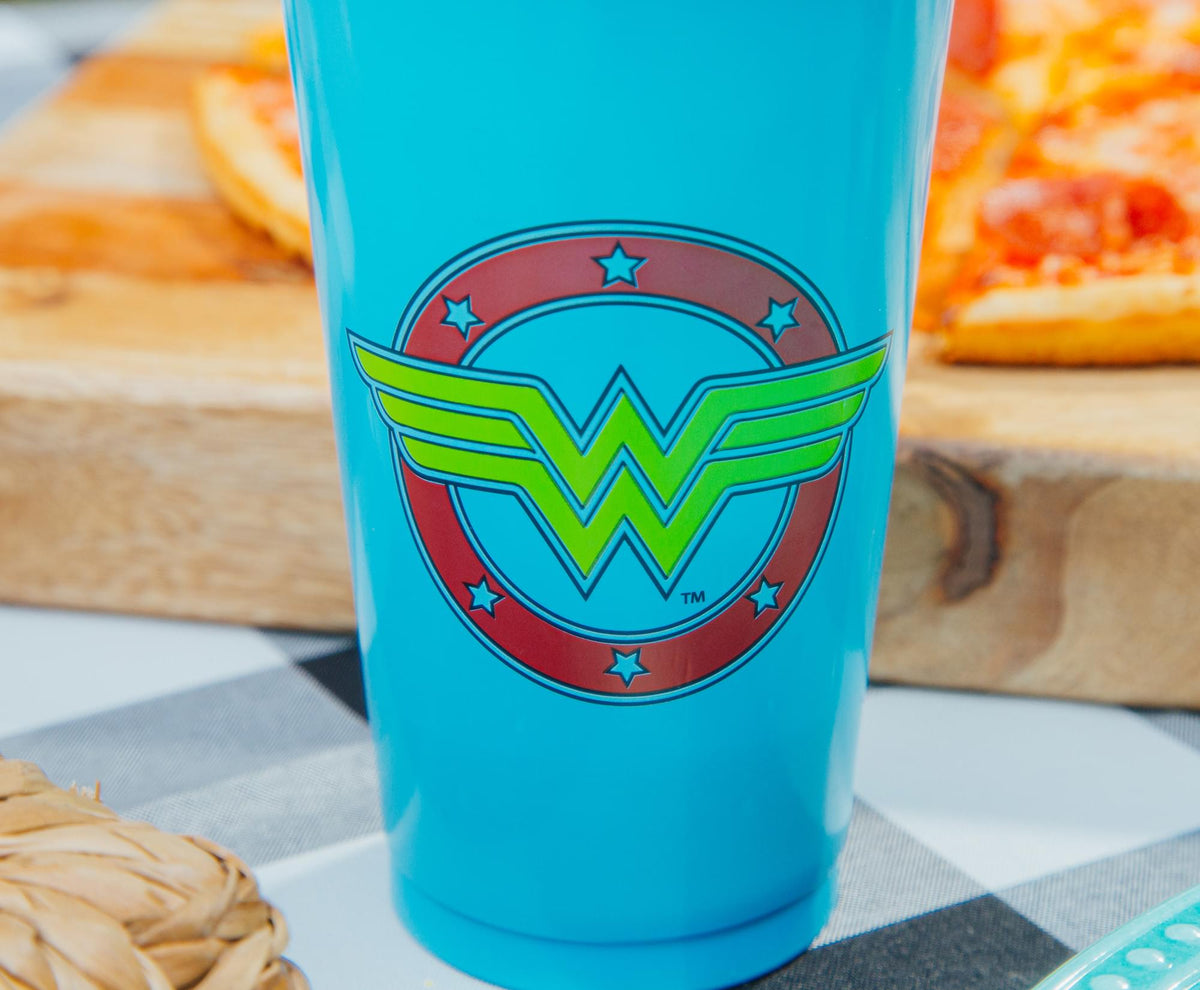 DC Comics Wonder Woman Logo 18-Ounce Disposable Plastic Cups | Set of 20